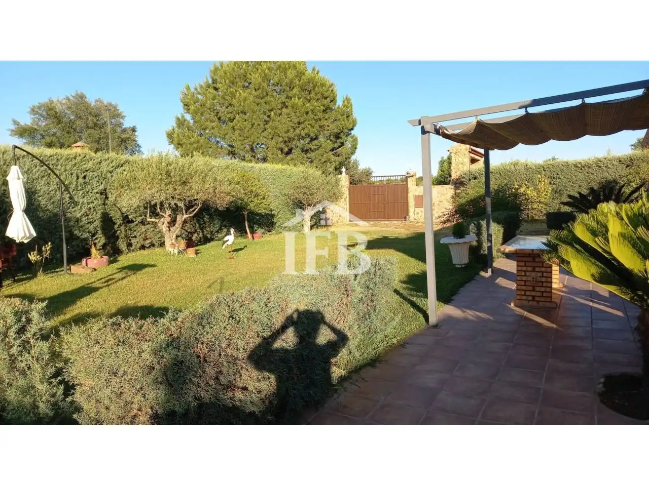Garden of Country homes for sale in Valverde de Leganés  with Air Conditioner, Heating and Private garden