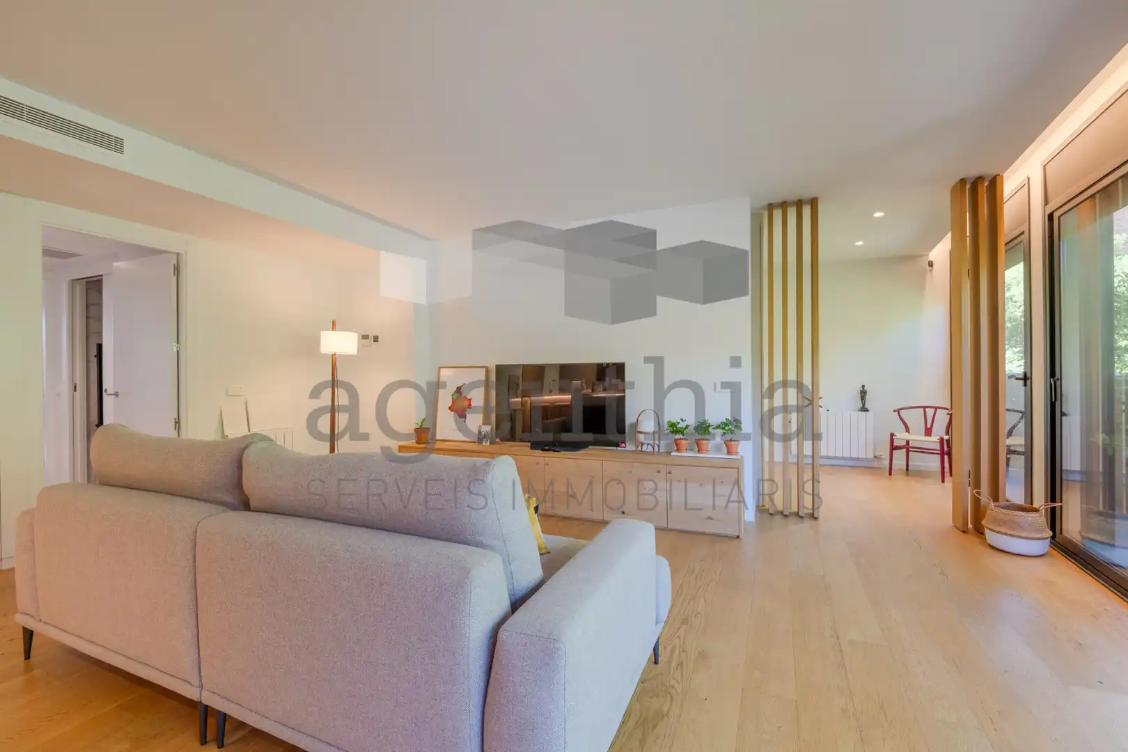 Sala de estar de Piso en venta en Girona con Aire acondicionado, Calefacción y Trastero
