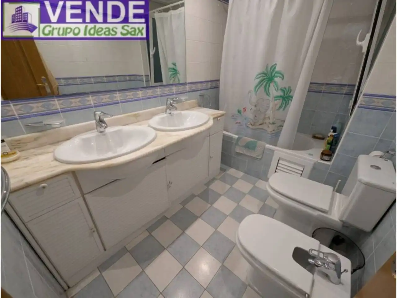 Badezimmer von Dachboden zum Verkauf in Elda mit Heizung, Terrasse und Möbliert