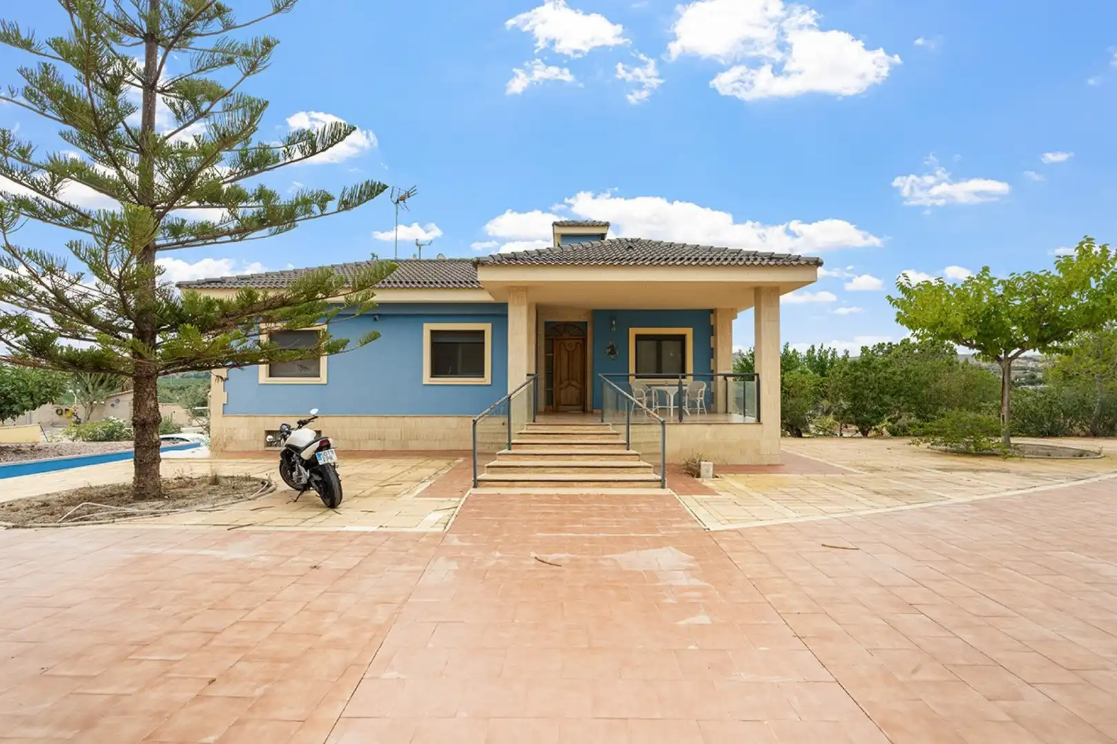 Vista exterior de Casa o chalet en venta en Alicante / Alacant con Aire acondicionado, Jardín privado y Terraza
