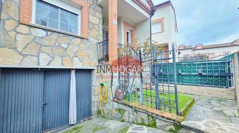 Foto 3 de Casa adosada en venta en Navaluenga, Ávila