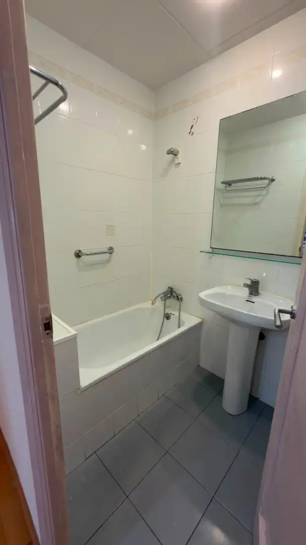 Baño de Piso en venta en Barcelona con Calefacción, Parquet y Trastero
