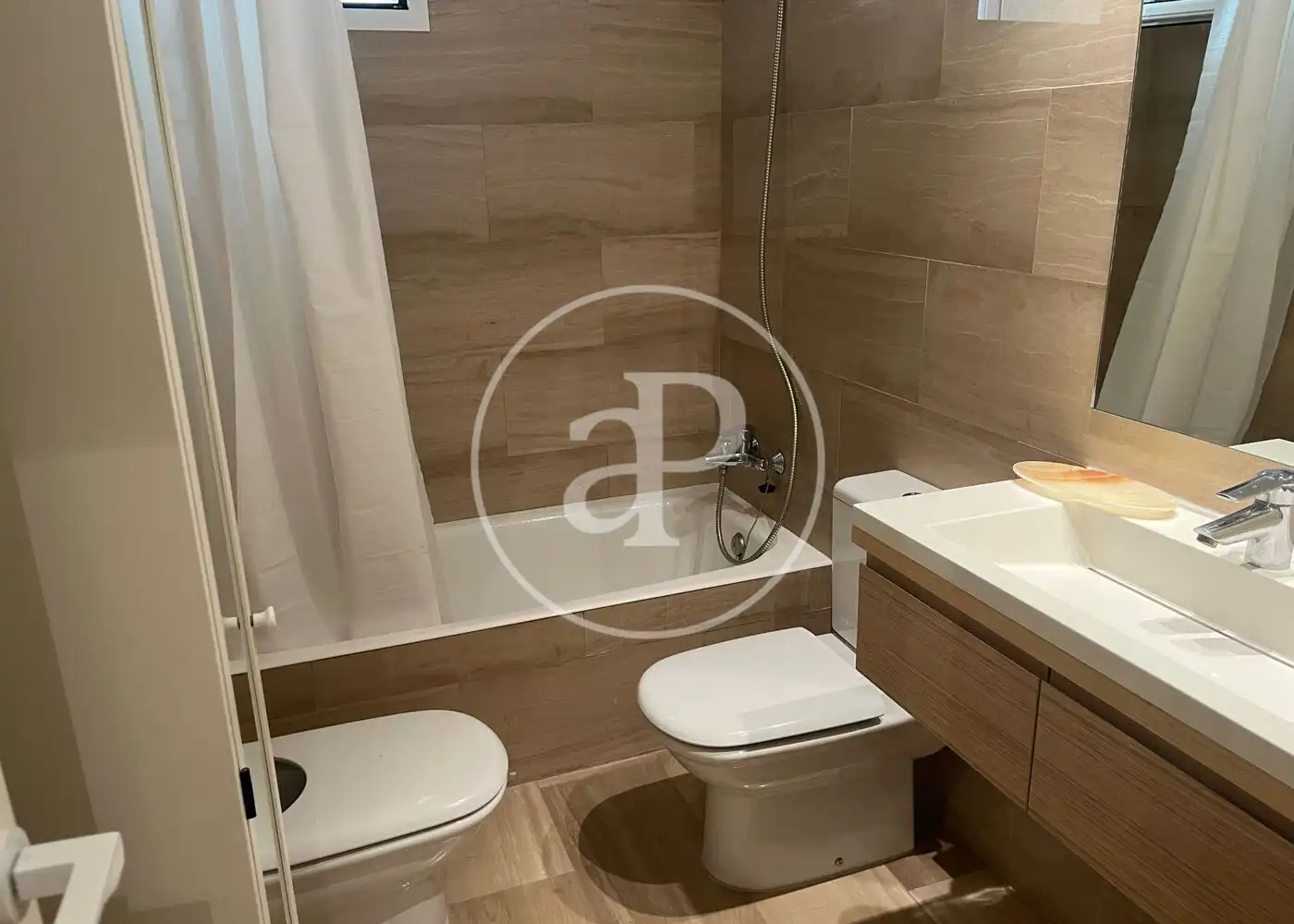 Baño de Piso de alquiler en  Palma de Mallorca con Aire acondicionado, Calefacción y Jardín privado