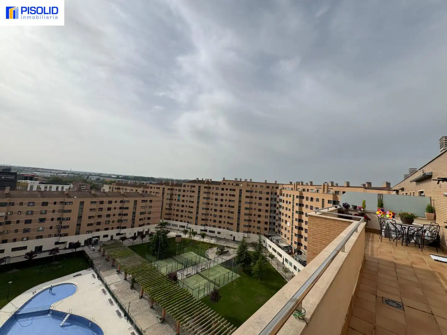 Vista exterior de Ático en venta en Valladolid con Calefacción, Parquet y Terraza
