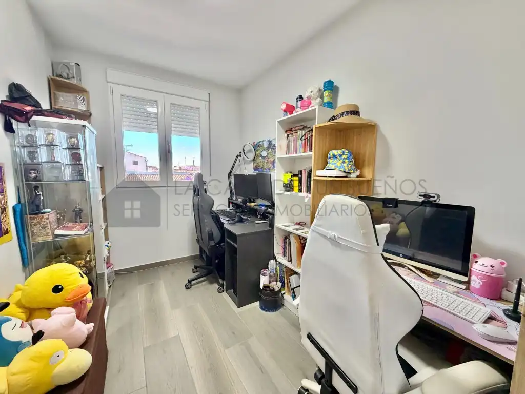 Piso en venta en Calle Azorin, El Mercado - Plaza de Toros