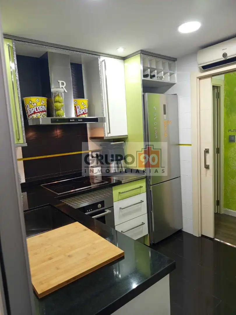Cocina de Piso en venta en Valencia con Aire acondicionado y Balcón