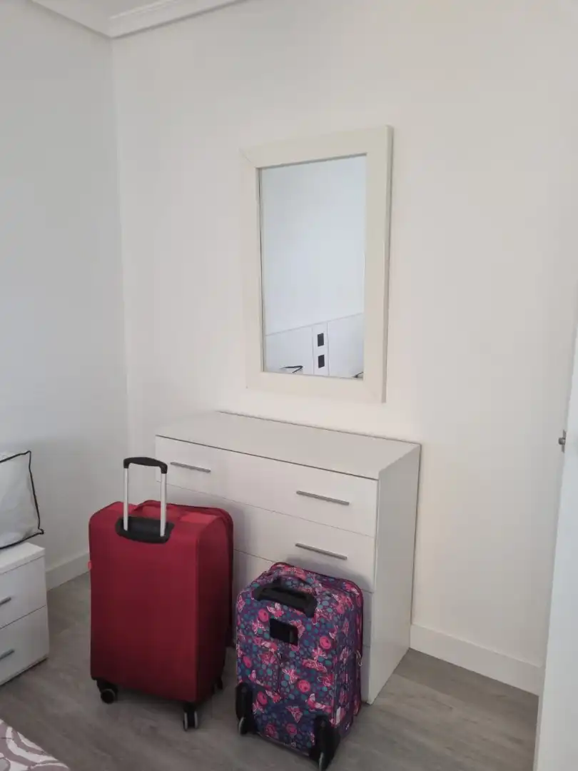 Habitación de Piso para compartir en Ávila con Calefacción, Parquet y Amueblado