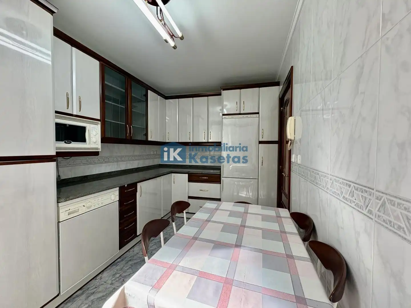 Flat with lift for sale in Centro - Ariz - Uribarri, imagen 10