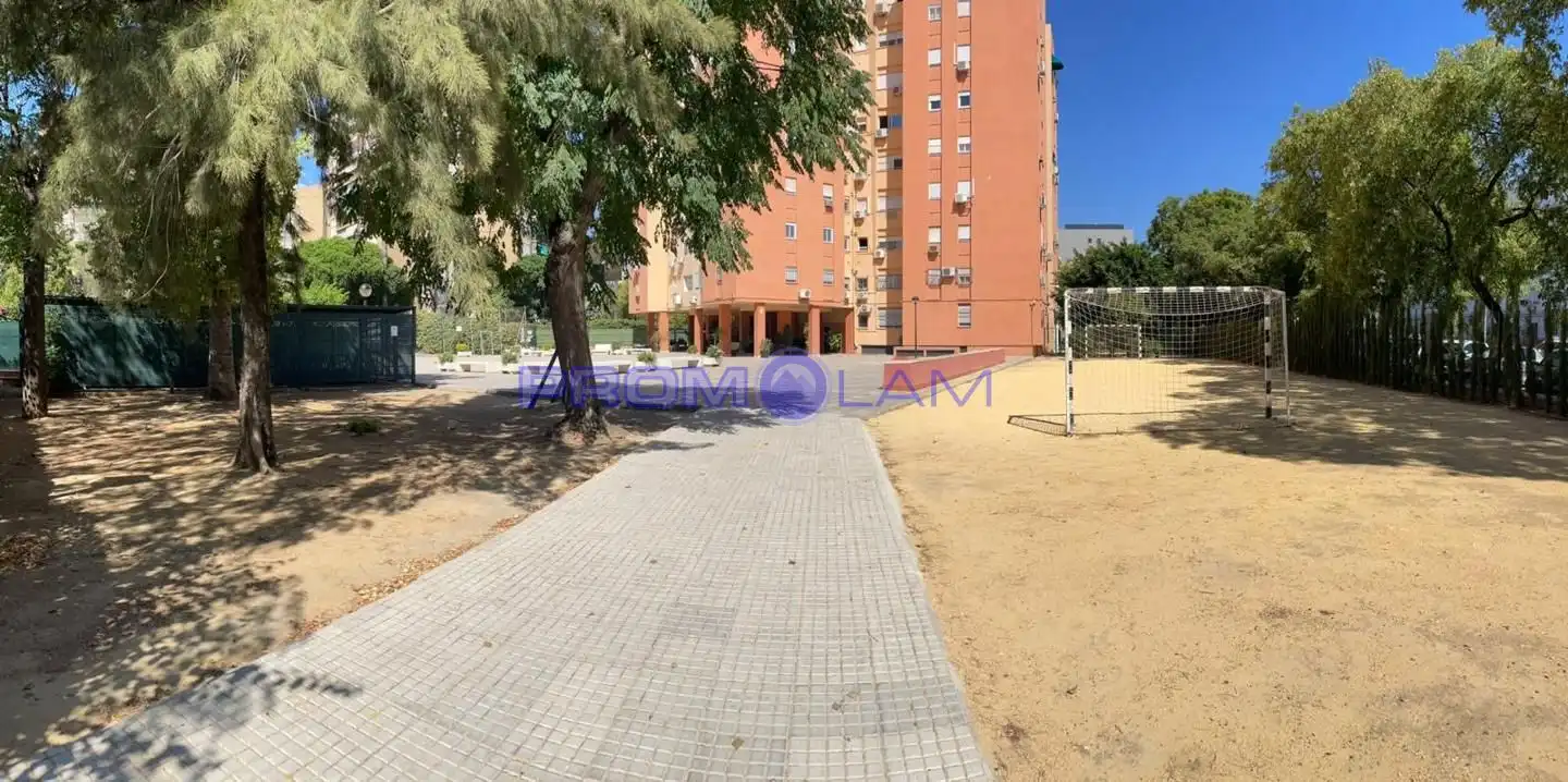 Aparcament de Pis en venda en Sevilla amb Aire condicionat