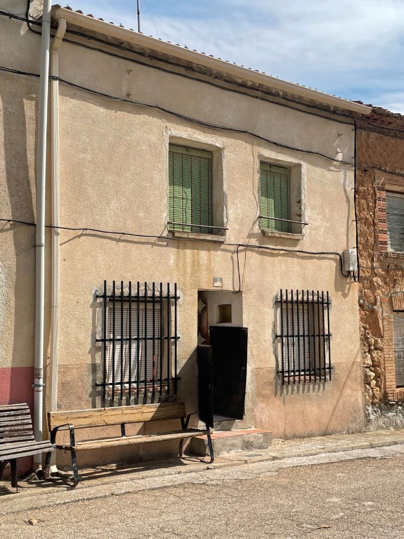 Vista exterior de Casa o xalet en venda en Canillas de Esgueva amb Moblat, Forn i Rentadora