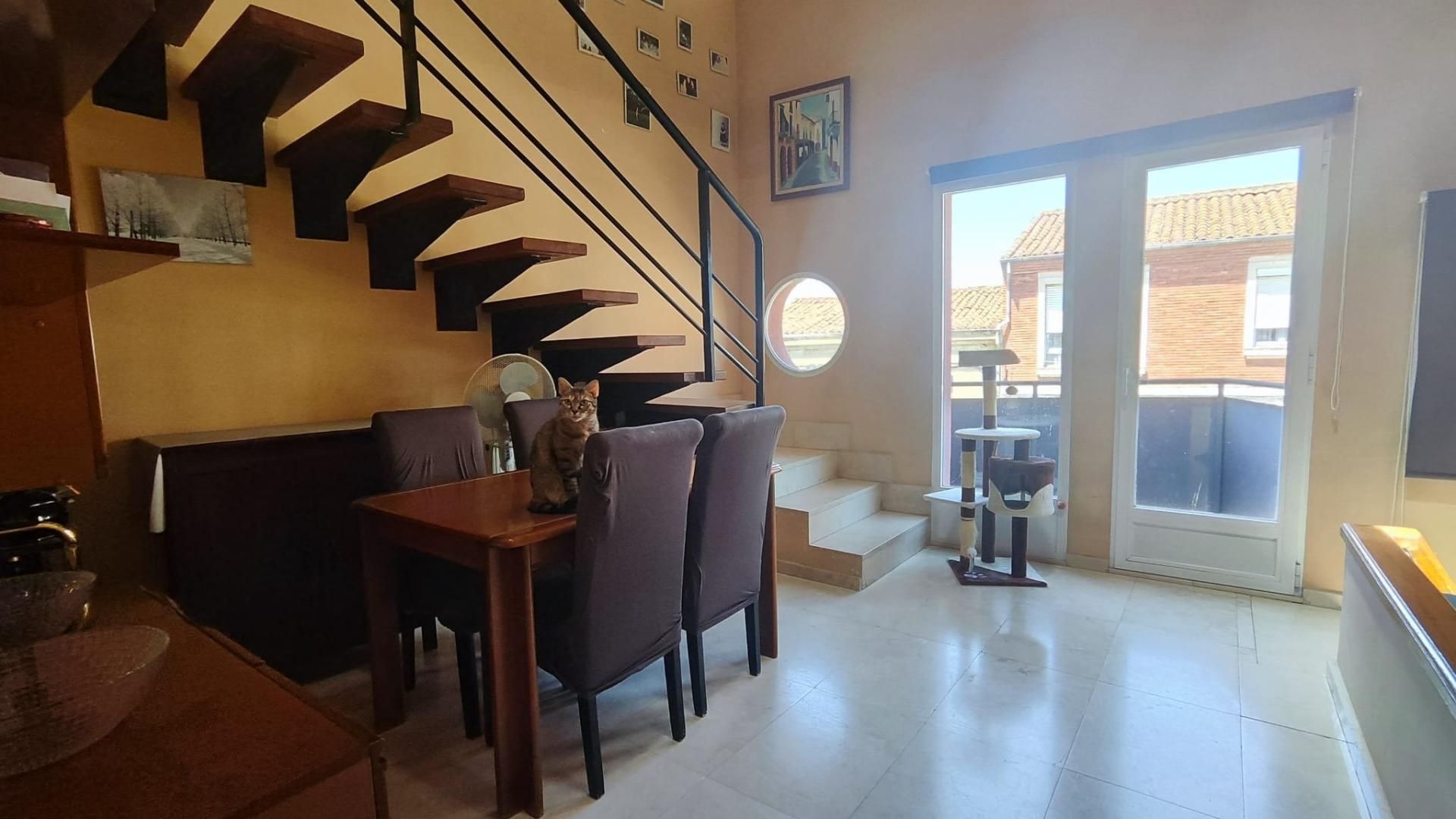 Single-family semi-detached for sale in Villaquilambre  with Heating