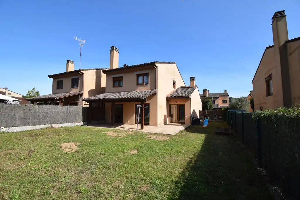 Jardín de Casa adosada en venta en Miño con Calefacción, Jardín privado y Amueblado