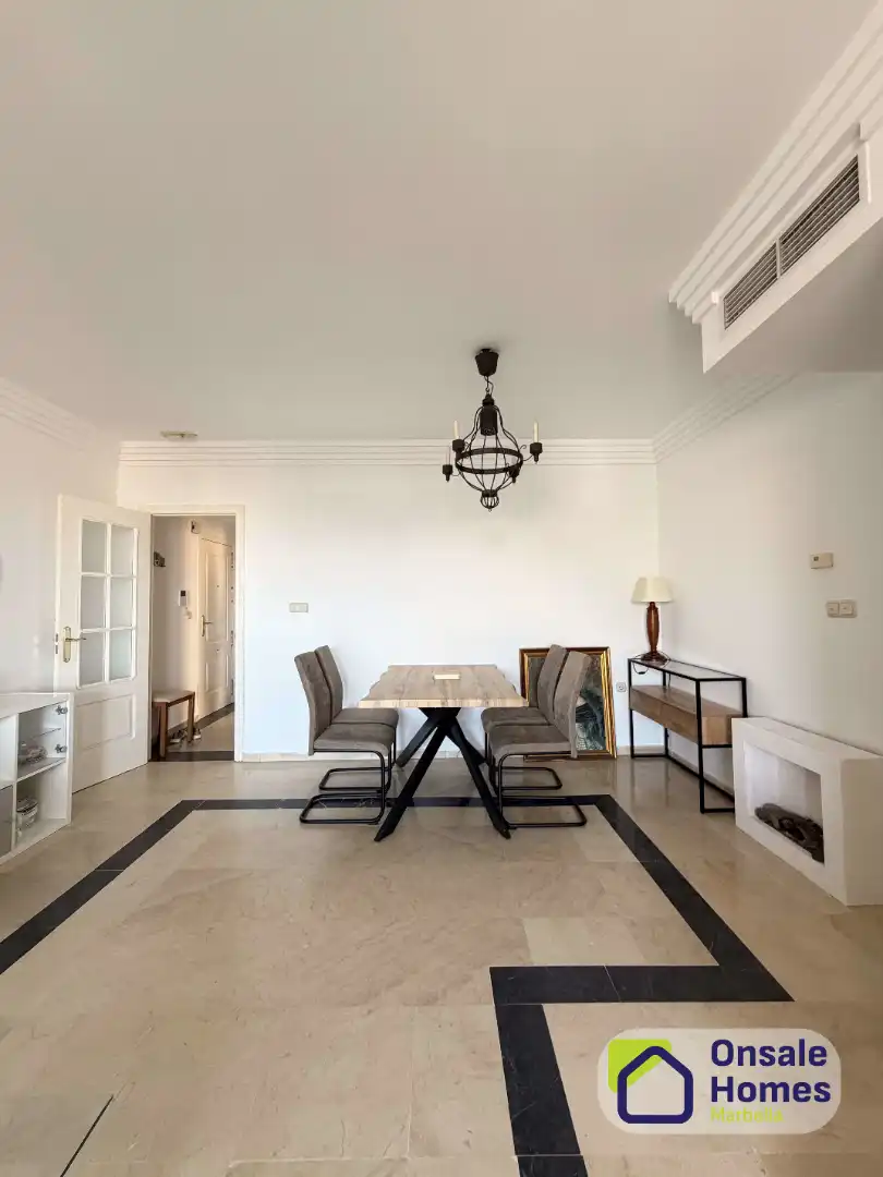 Esszimmer von Wohnungen zur Miete in Marbella mit Klimaanlage, Terrasse und Möbliert