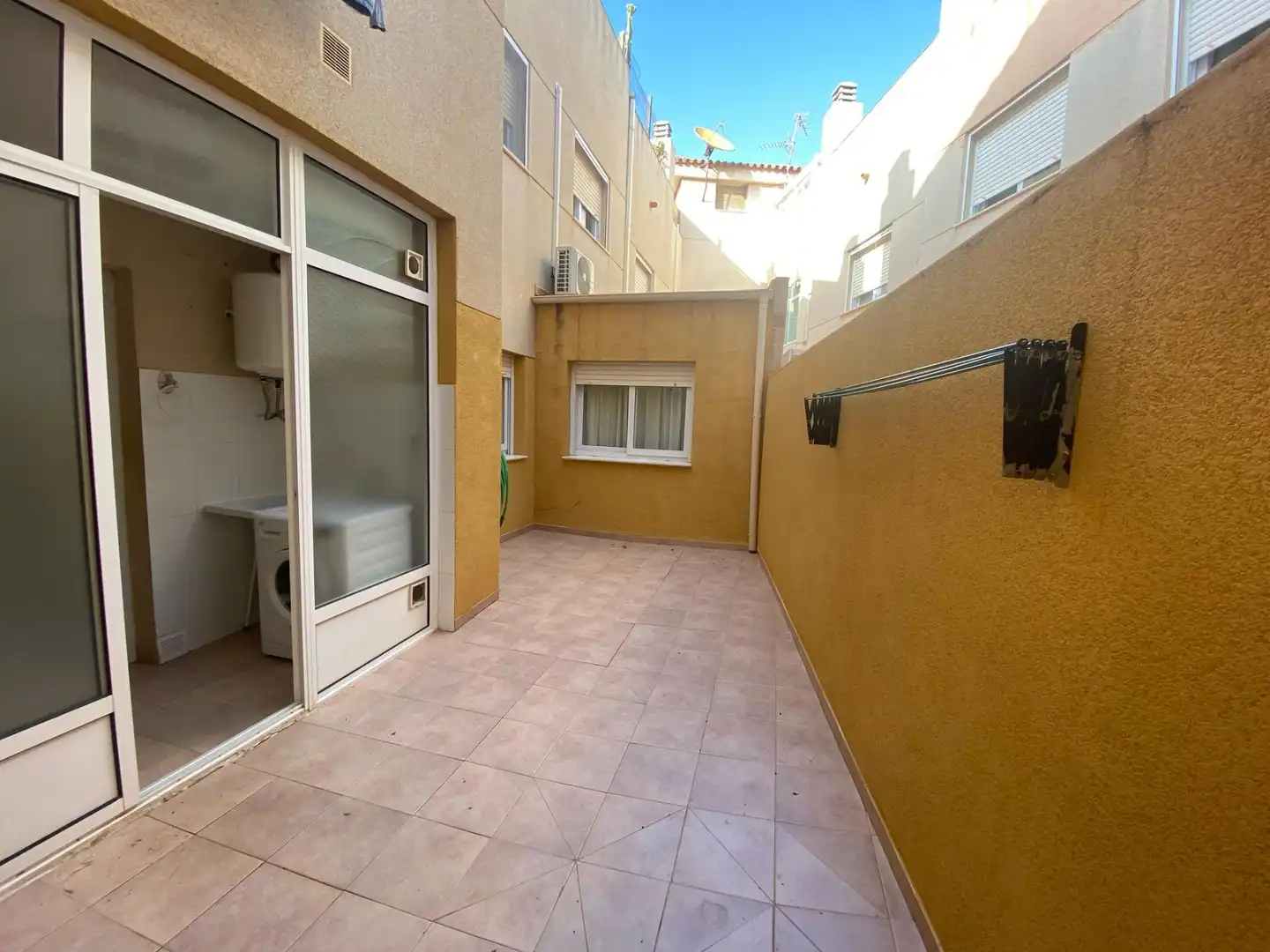 Vista exterior de Piso en venta en Pedanías Este