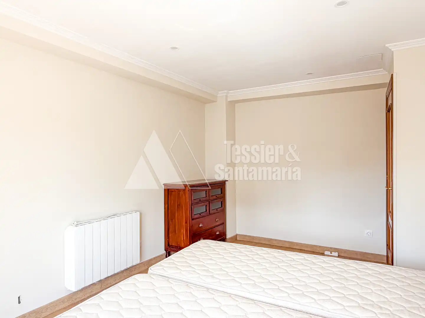 Schlafzimmer von Wohnung zur Miete in Gijón  mit Heizung, Möbliert und Ofen