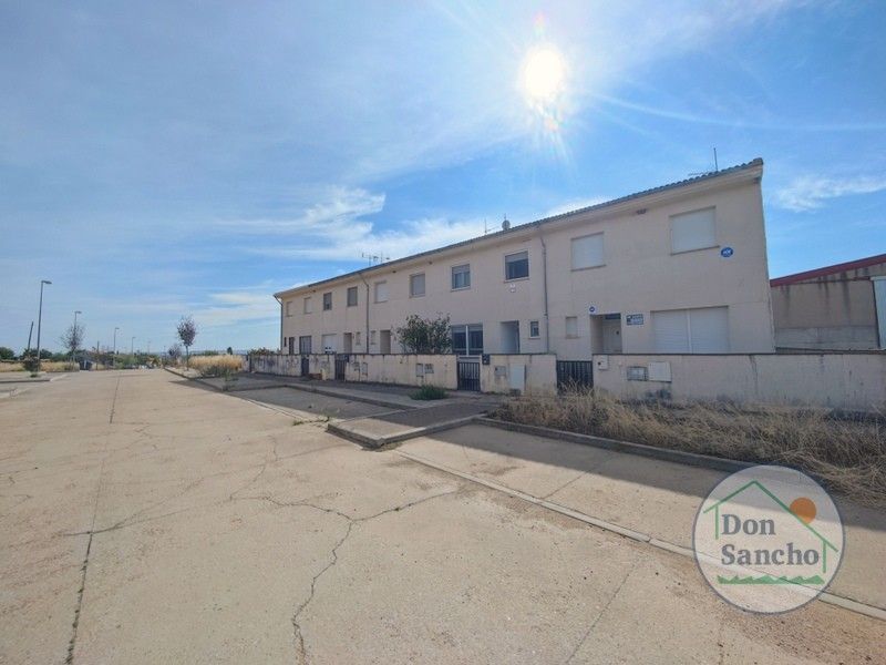 Exterior view of Single-family semi-detached for sale in Pozaldez  with Heating