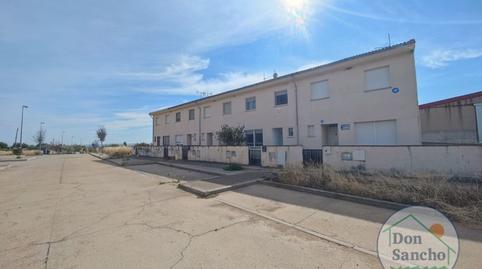 Photo 2 of Single-family semi-detached for sale in Pozaldez, Valladolid