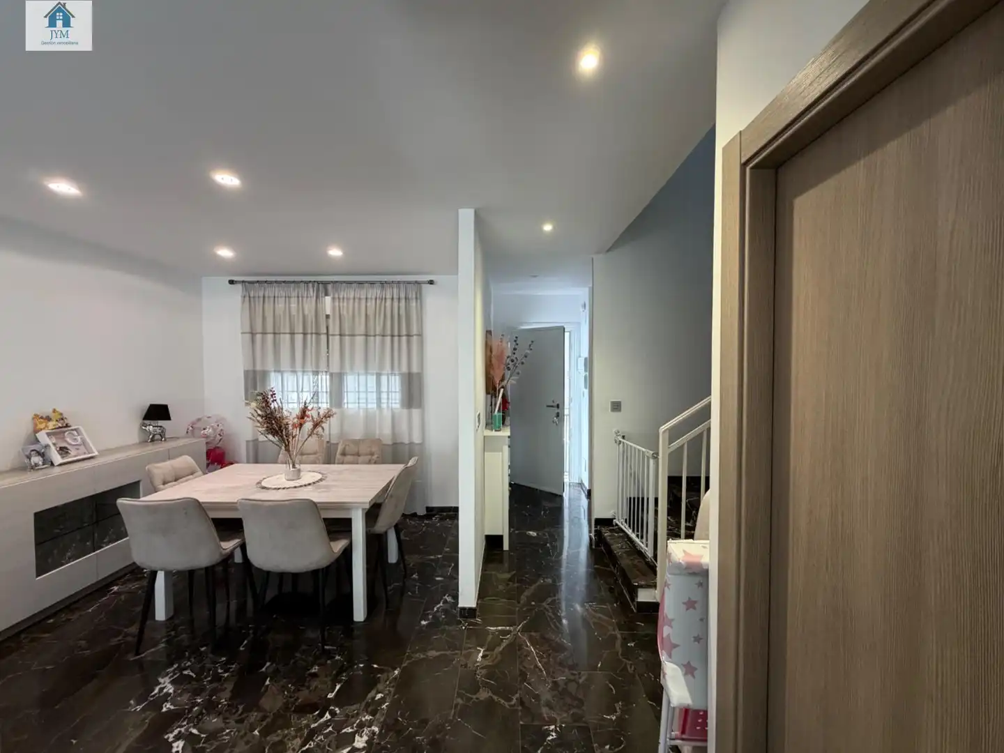 Comedor de Casa adosada en venta en La Zubia con Jardín privado y Balcón