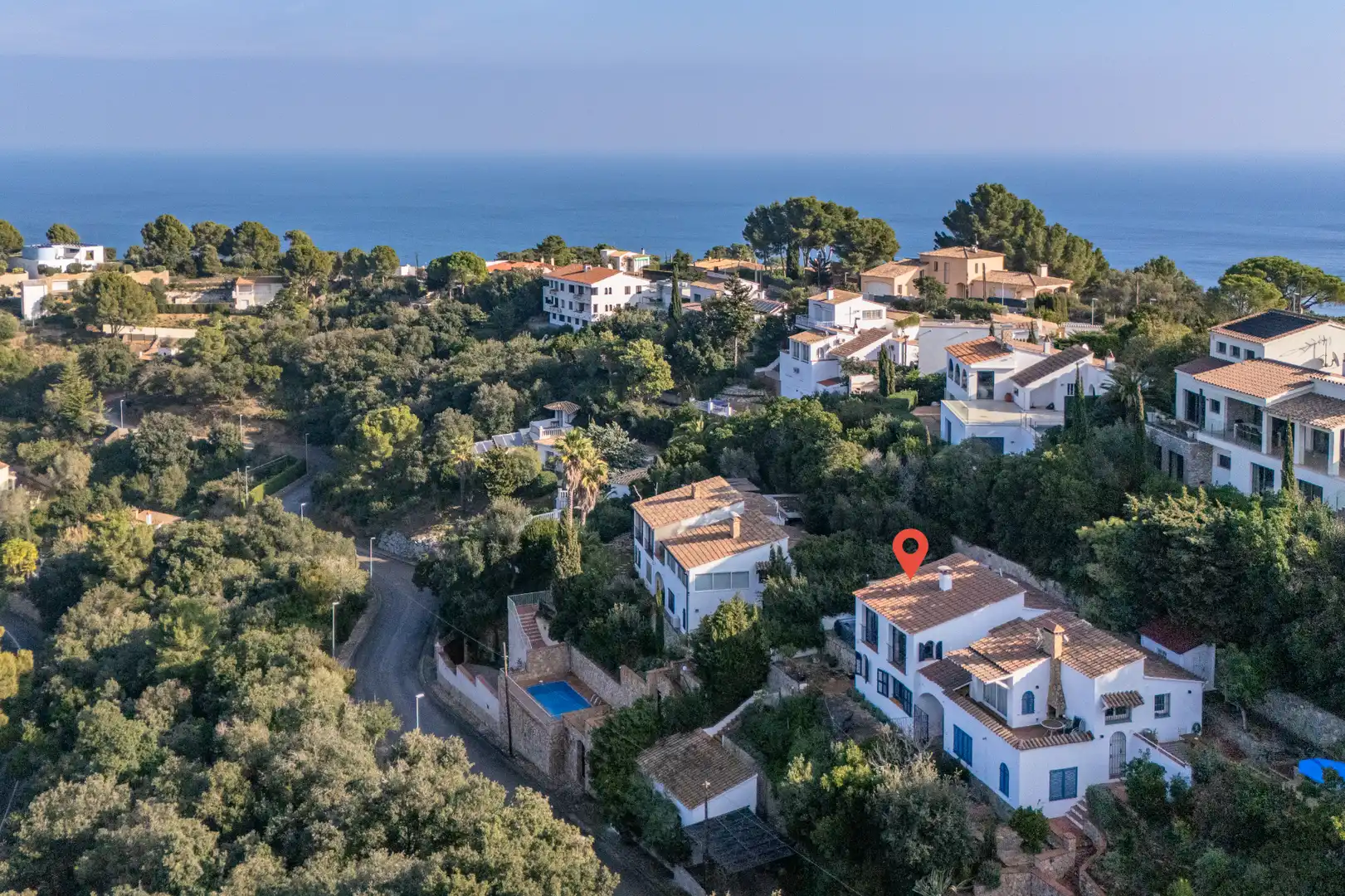 Außenansicht von Einfamilien-Reihenhaus zum Verkauf in Begur mit Klimaanlage, Heizung und Terrasse