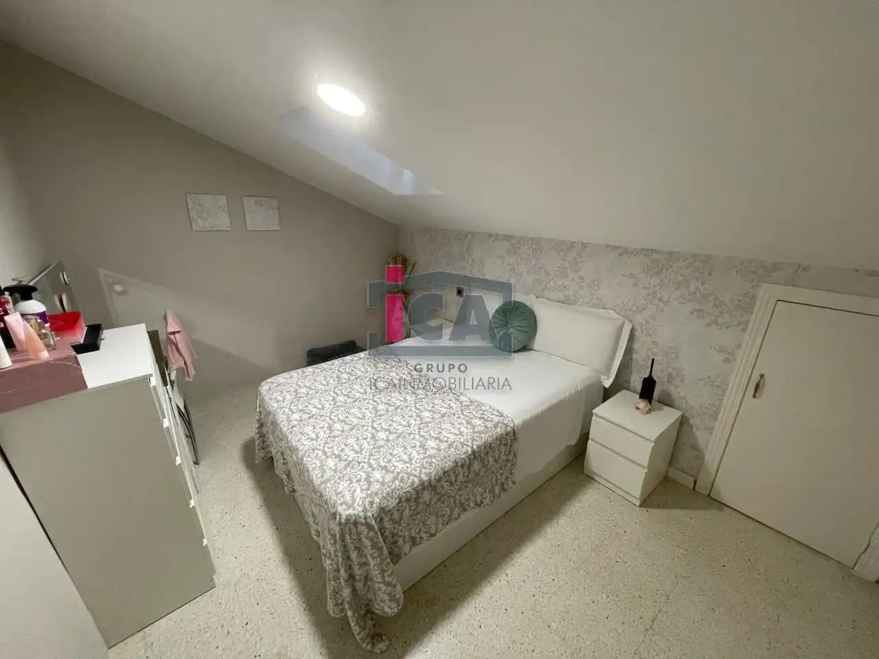 Habitación de Dúplex en venta en Cáceres con Aire acondicionado y Calefacción