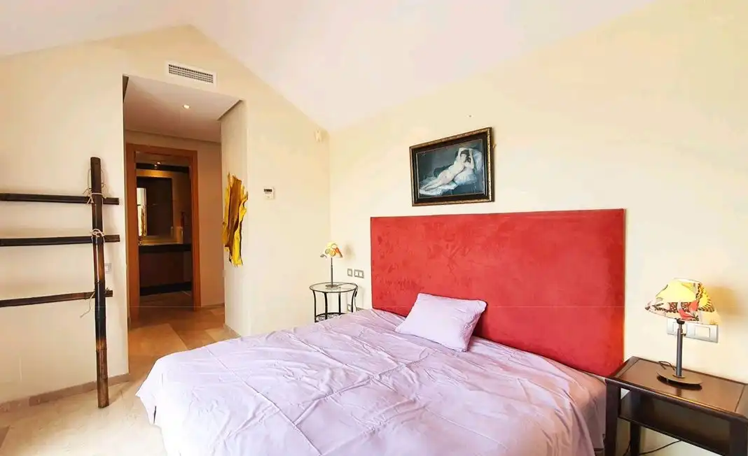 Schlafzimmer von Dachboden zum Verkauf in Mijas mit Terrasse, Abstellraum und Schwimmbad