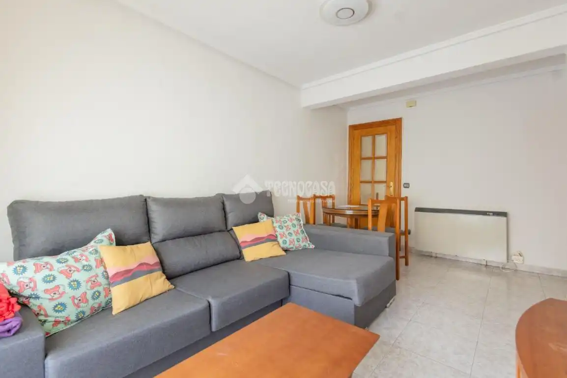 Wohnzimmer von Wohnung zur Miete in Garrido