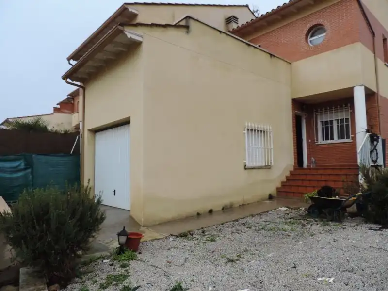 Vista exterior de Casa o chalet en venta en Mondéjar con Calefacción y Terraza