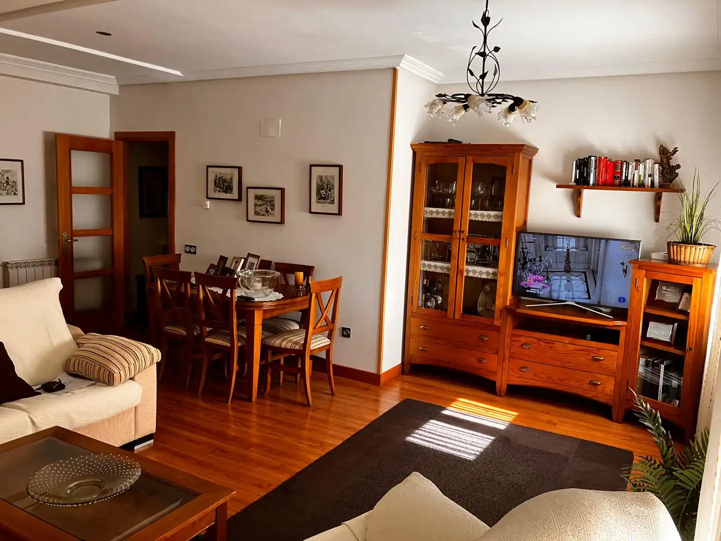 Sala de estar de Piso en venta en Ocaña con Calefacción, Trastero y Piscina comunitaria