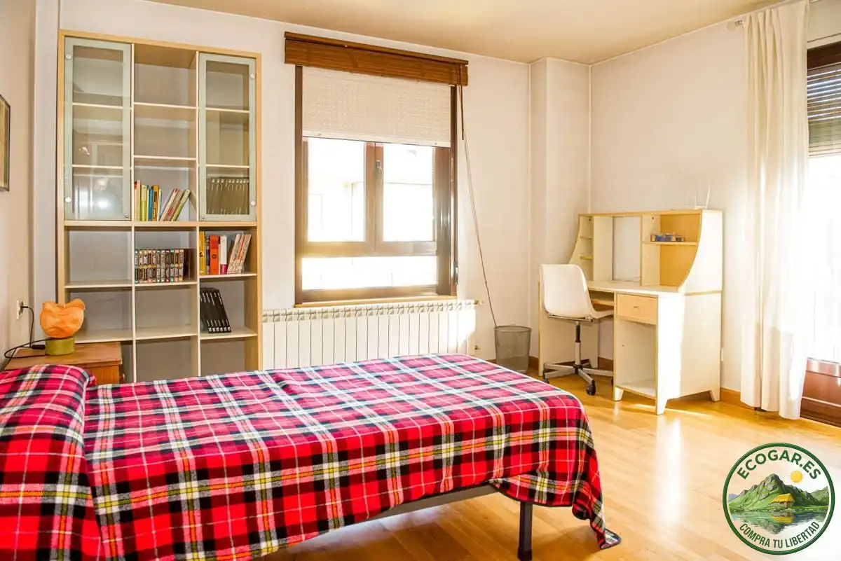 Dormitori de Pis en venda en Ponferrada amb Aire condicionat, Calefacció i Parquet