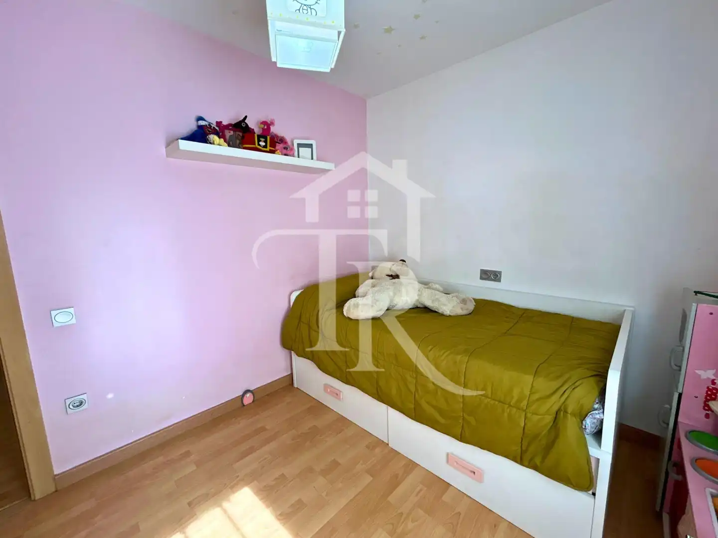 Dormitori de Casa o xalet en venda en Cabra del Camp amb Aire condicionat, Parquet i Piscina