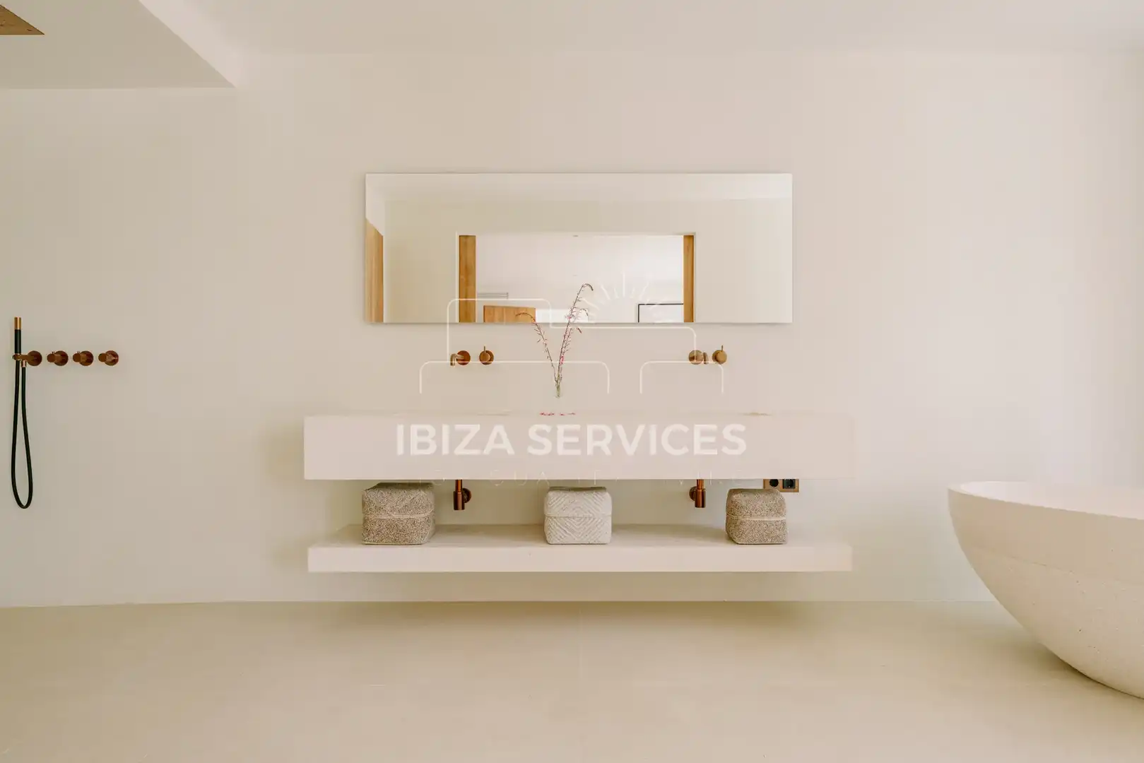Badezimmer von Haus oder Chalet zum Verkauf in Santa Eulària des Riu mit Klimaanlage und Schwimmbad