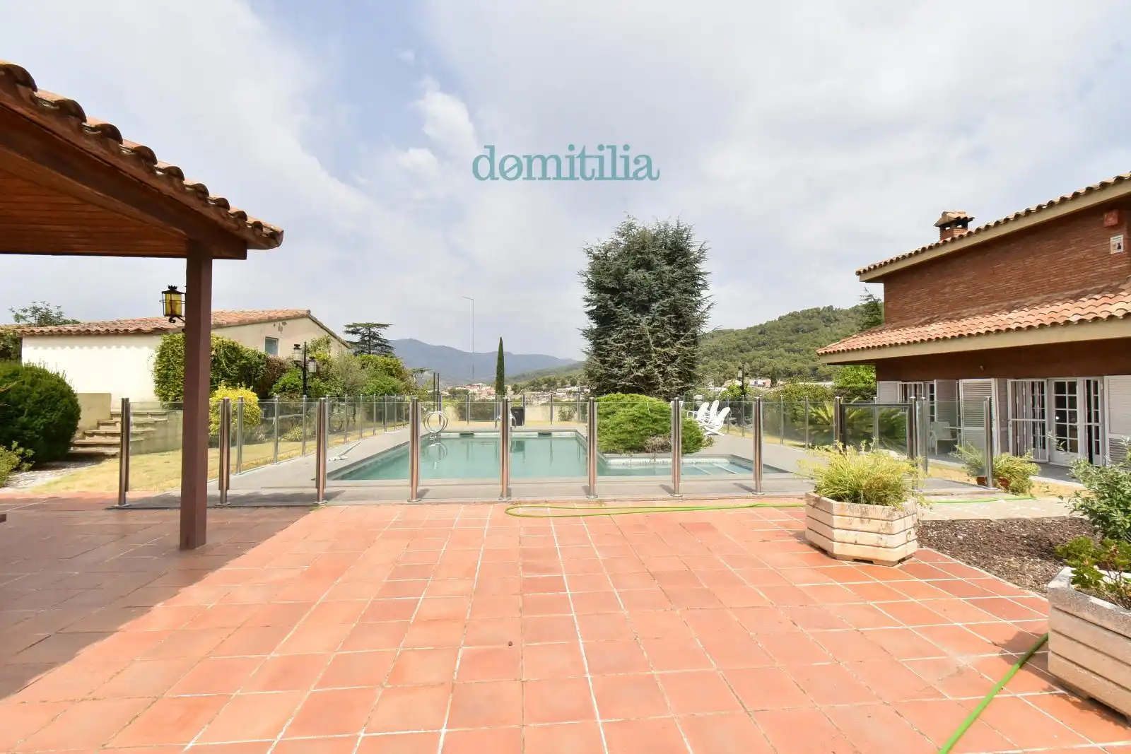Piscina de Casa o xalet en venda en Castellar del Vallès amb Calefacció, Jardí privat i Terrassa