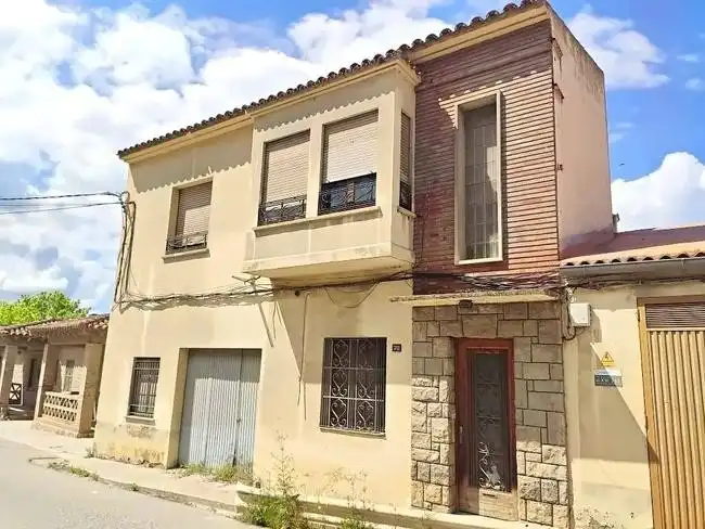 Vista exterior de Casa o xalet en venda en Flix amb Traster