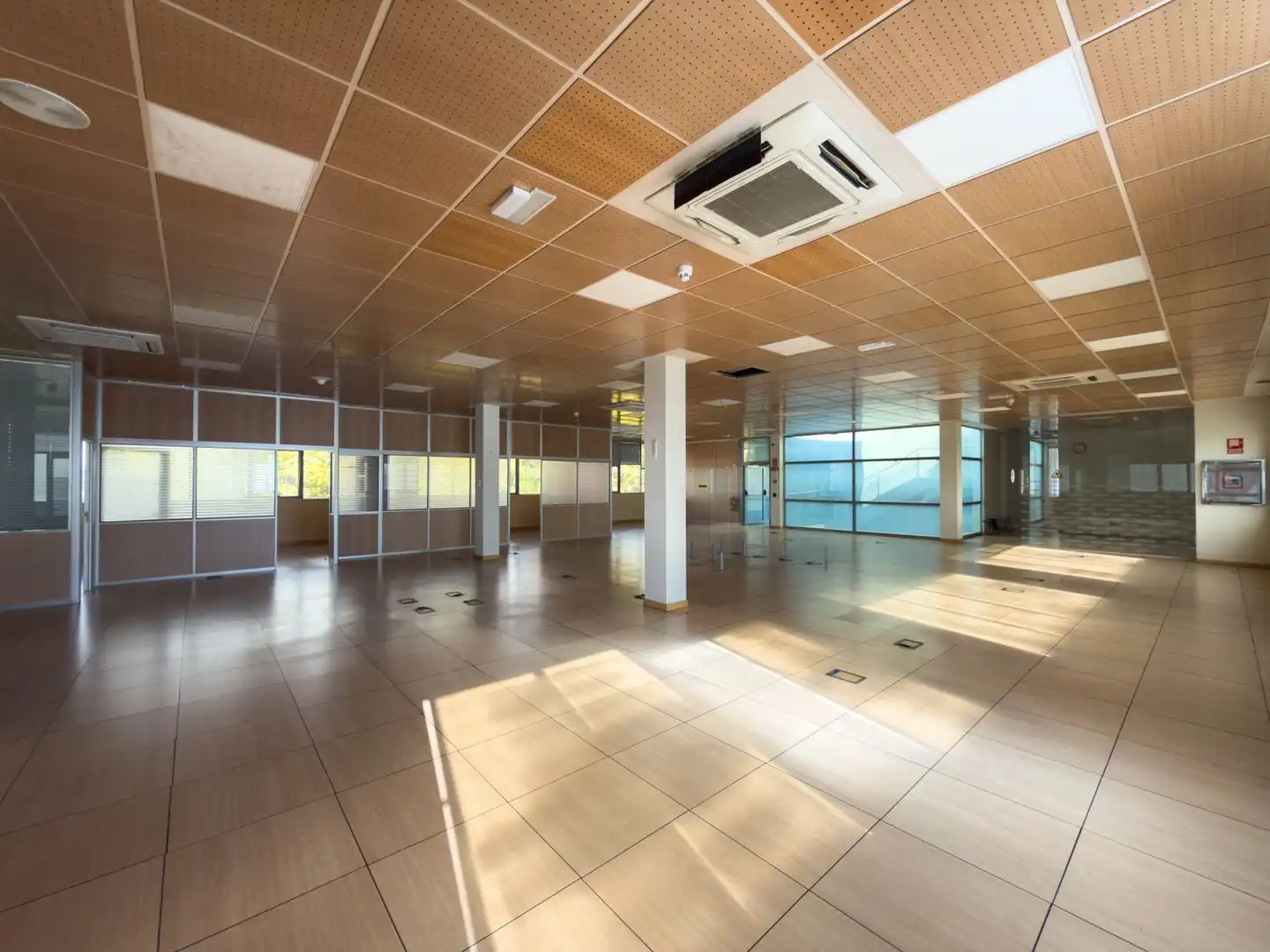 Gemischtgenutztes Gebäude zum Verkauf in Montserrat - Parque Empresarial, imagen 29