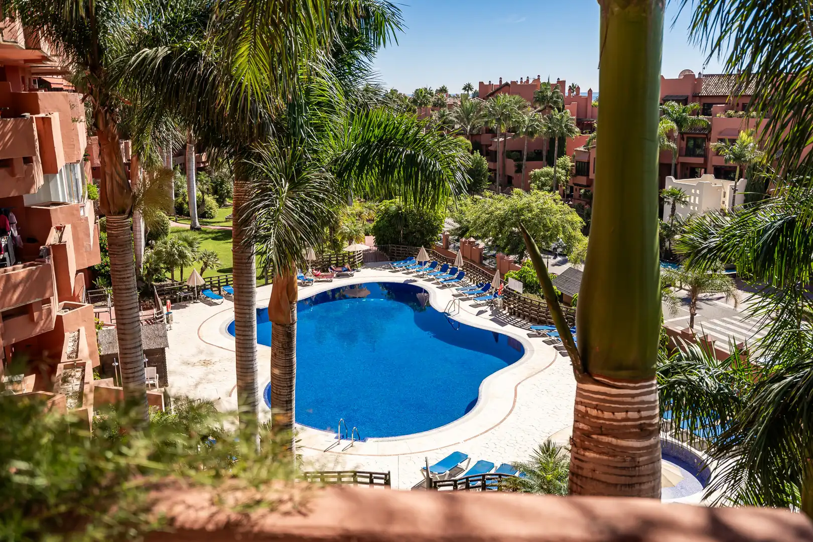 Schwimmbecken von Wohnungen zur Miete in Estepona mit Klimaanlage, Terrasse und Schwimmbad