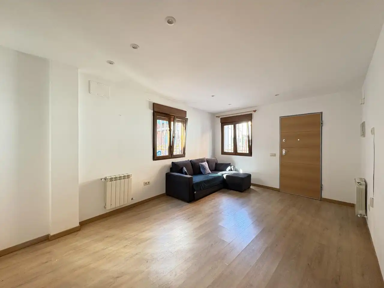 Ground floor for rent in Calle Juan Carlos I, Casco Antiguo