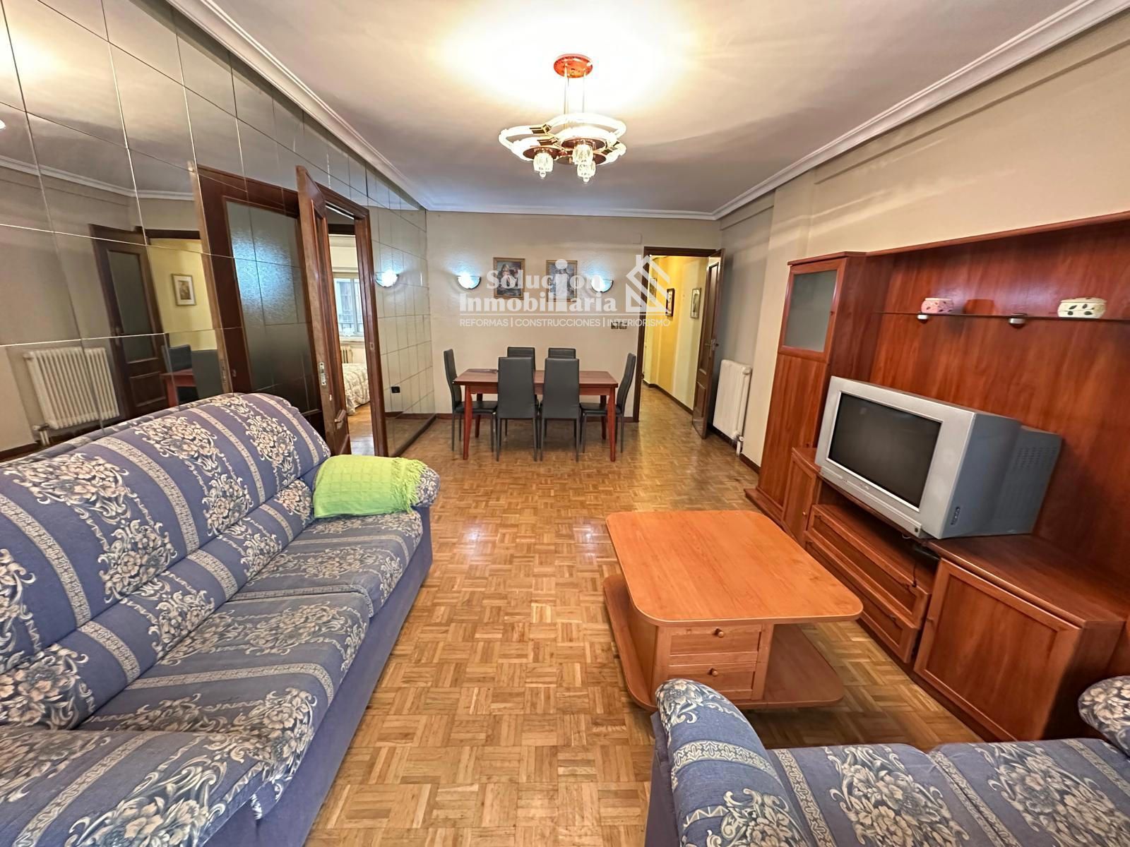 Sala d'estar de Pis en venda en Salamanca Capital amb Calefacció, Terrassa i Moblat