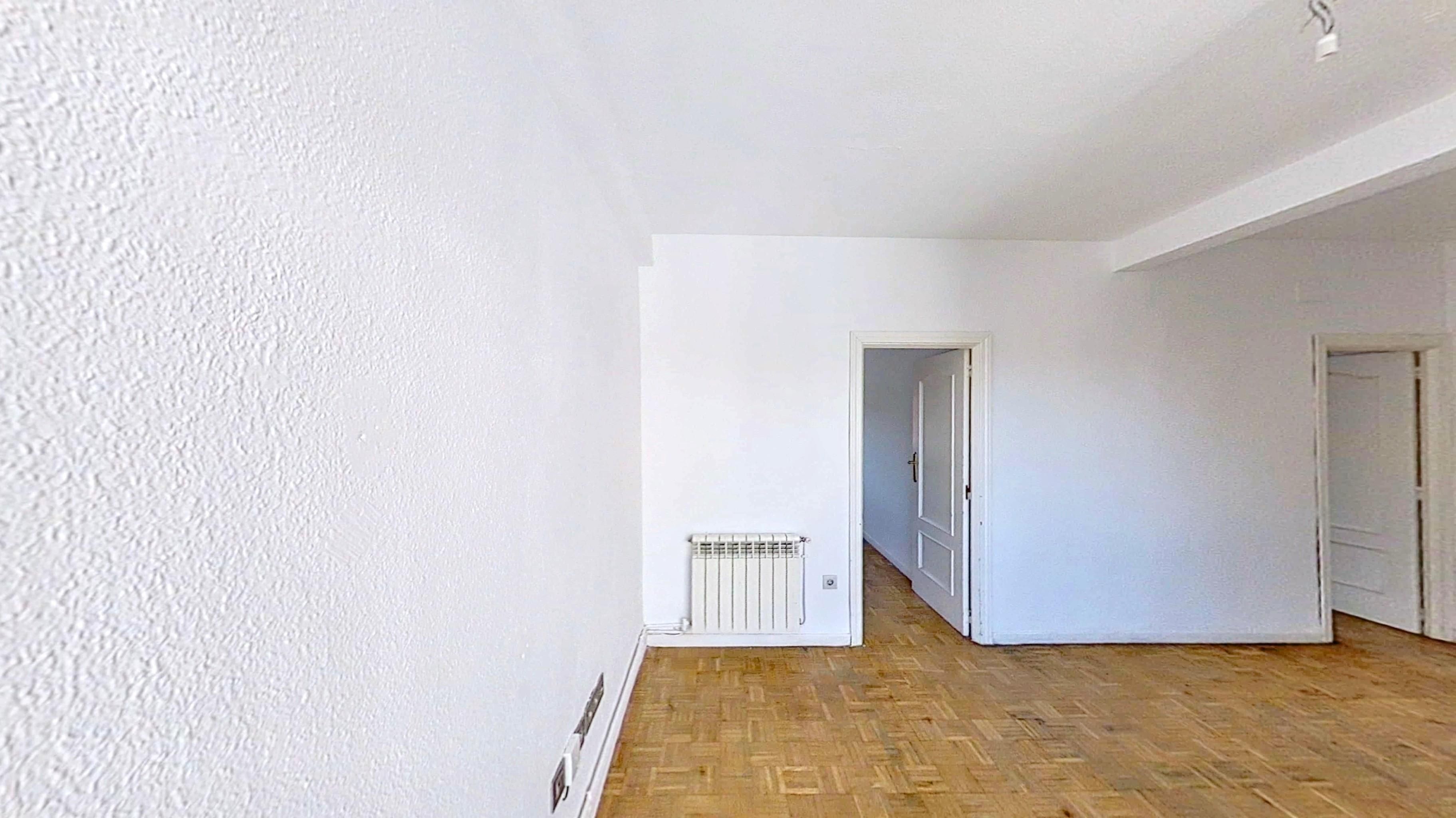 Habitación de Piso de alquiler en  Madrid Capital con Calefacción, Terraza y Horno