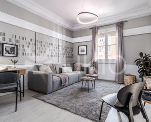 Sala d'estar de Apartament de lloguer en  Madrid Capital amb Aire condicionat, Calefacció i Terrassa