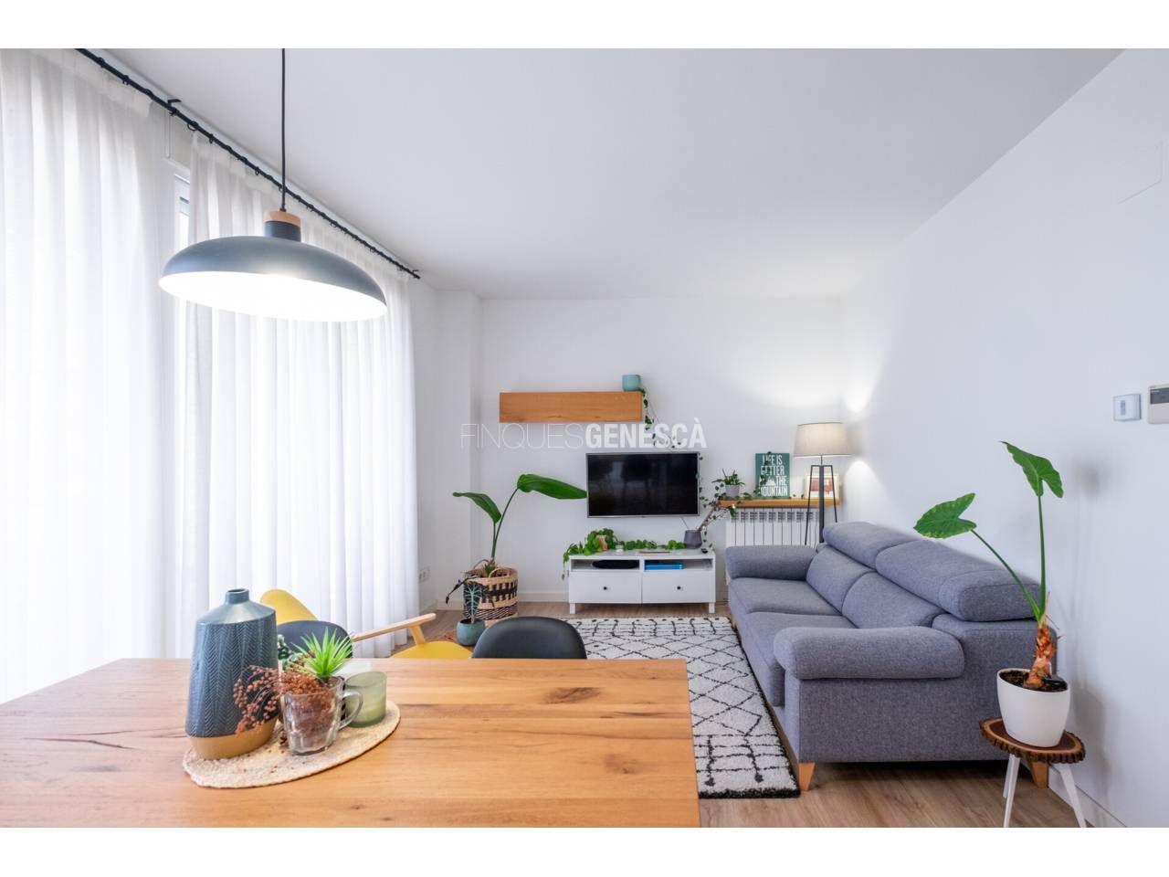 Living room of Flat for sale in Sant Cugat del Vallès  with Air Conditioner, Heating and Parquet flooring
