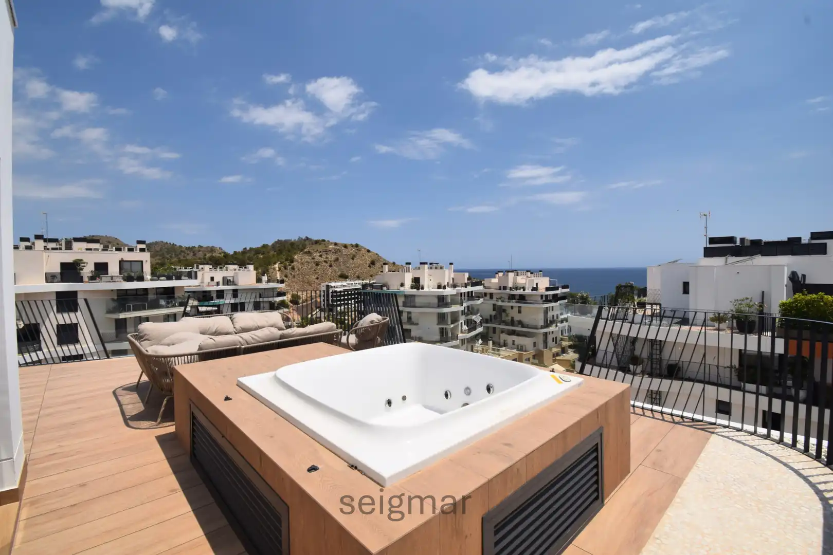 Penthouse mit Terrasse zum Verkauf in Paseo del Emperador Nerón 6