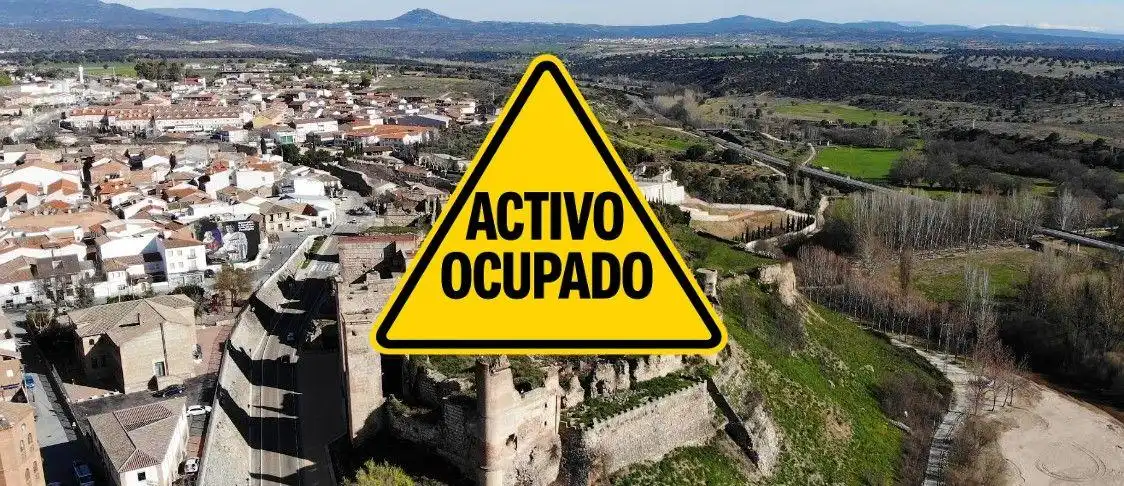 Casa con piscina en venta en Escalona