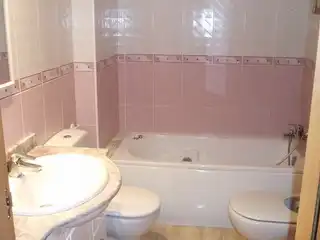 Bany de Pis de lloguer en Tordera amb Calefacció i Forn