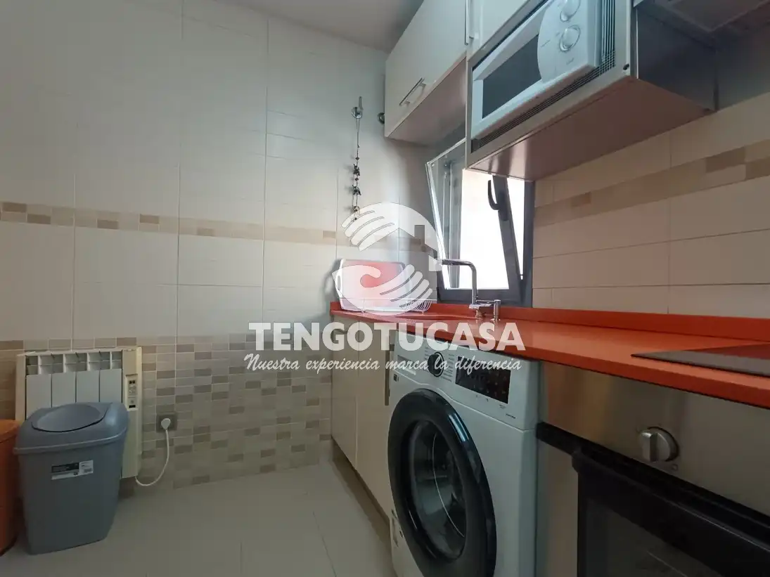 Kitchen of Flat for rent in  Madrid Capital  with Air Conditioner, Heating and Furnished