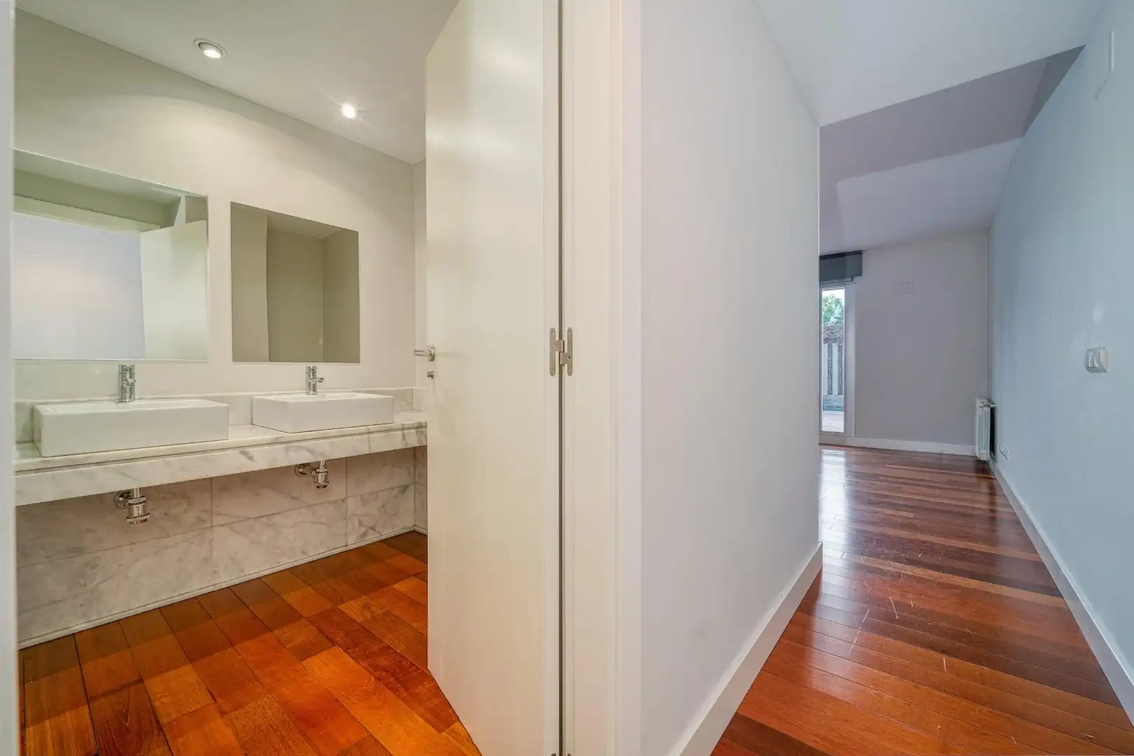 Baño de Planta baja de alquiler en Majadahonda con Aire acondicionado, Calefacción y Jardín privado
