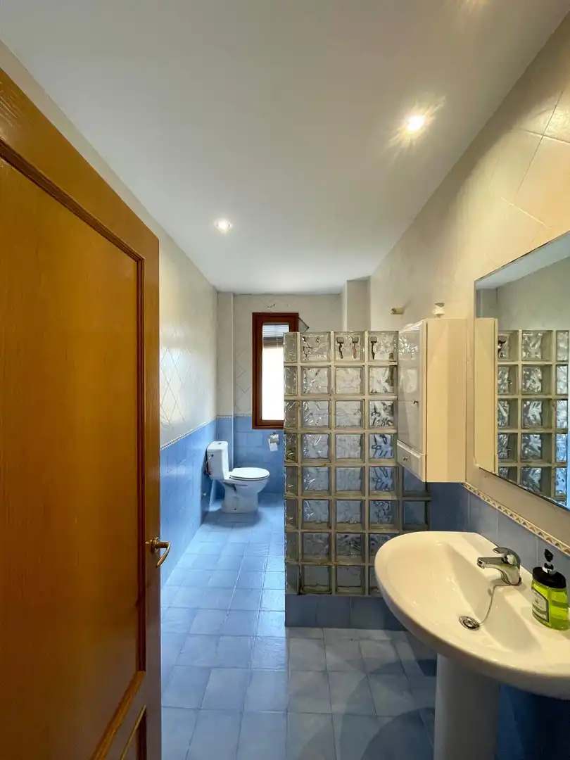 Baño de Piso en venta en Monzón con Aire acondicionado, Calefacción y Amueblado