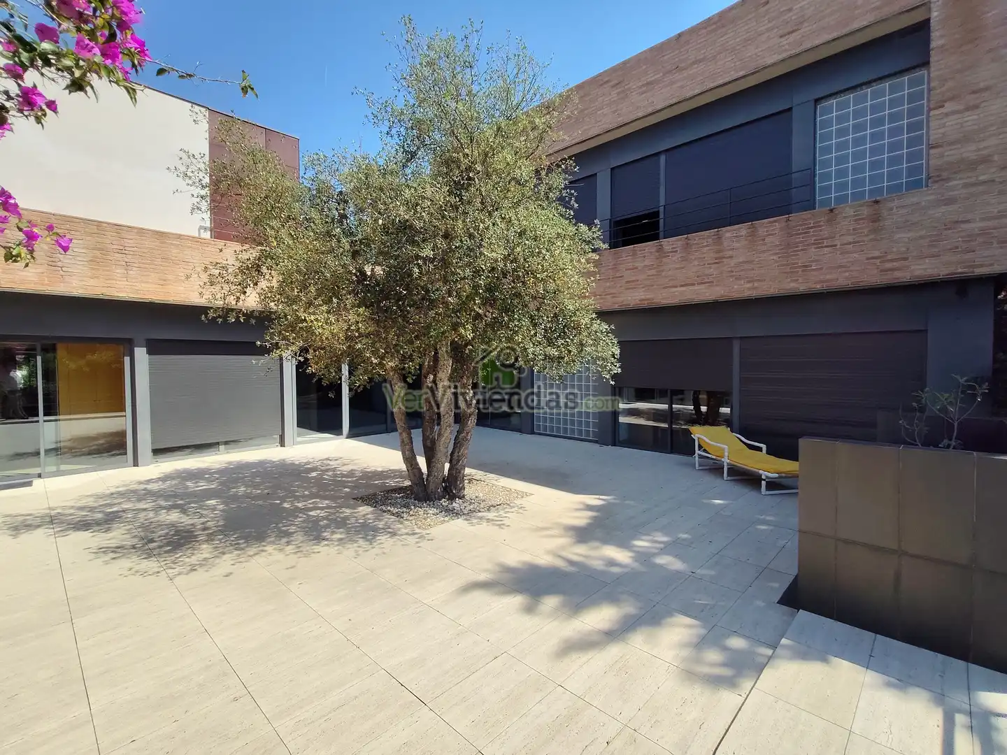 Vista exterior de Casa o xalet en venda en Sant Cugat del Vallès amb Aire condicionat, Calefacció i Jardí privat