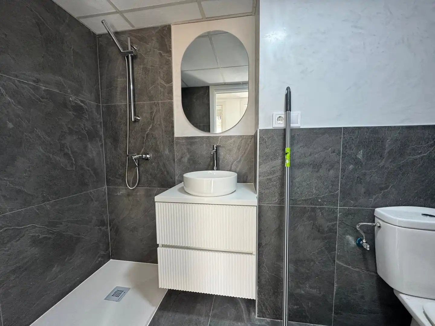 Bany de Apartament en venda en Rincón de la Victoria amb Jardí privat, Terrassa i Traster