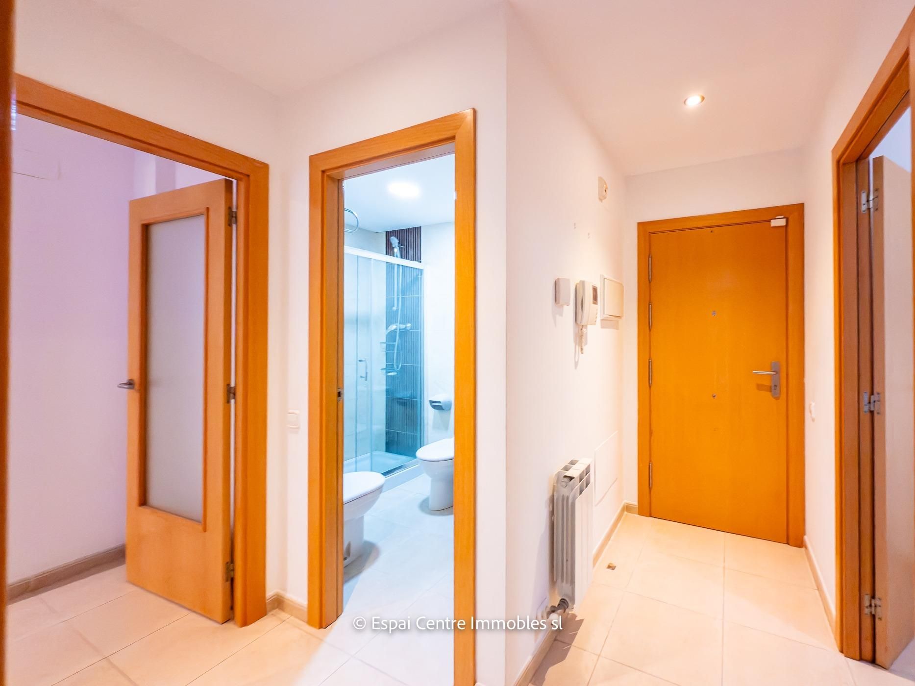 Flat for sale in Terrassa  with Air Conditioner and Heating
