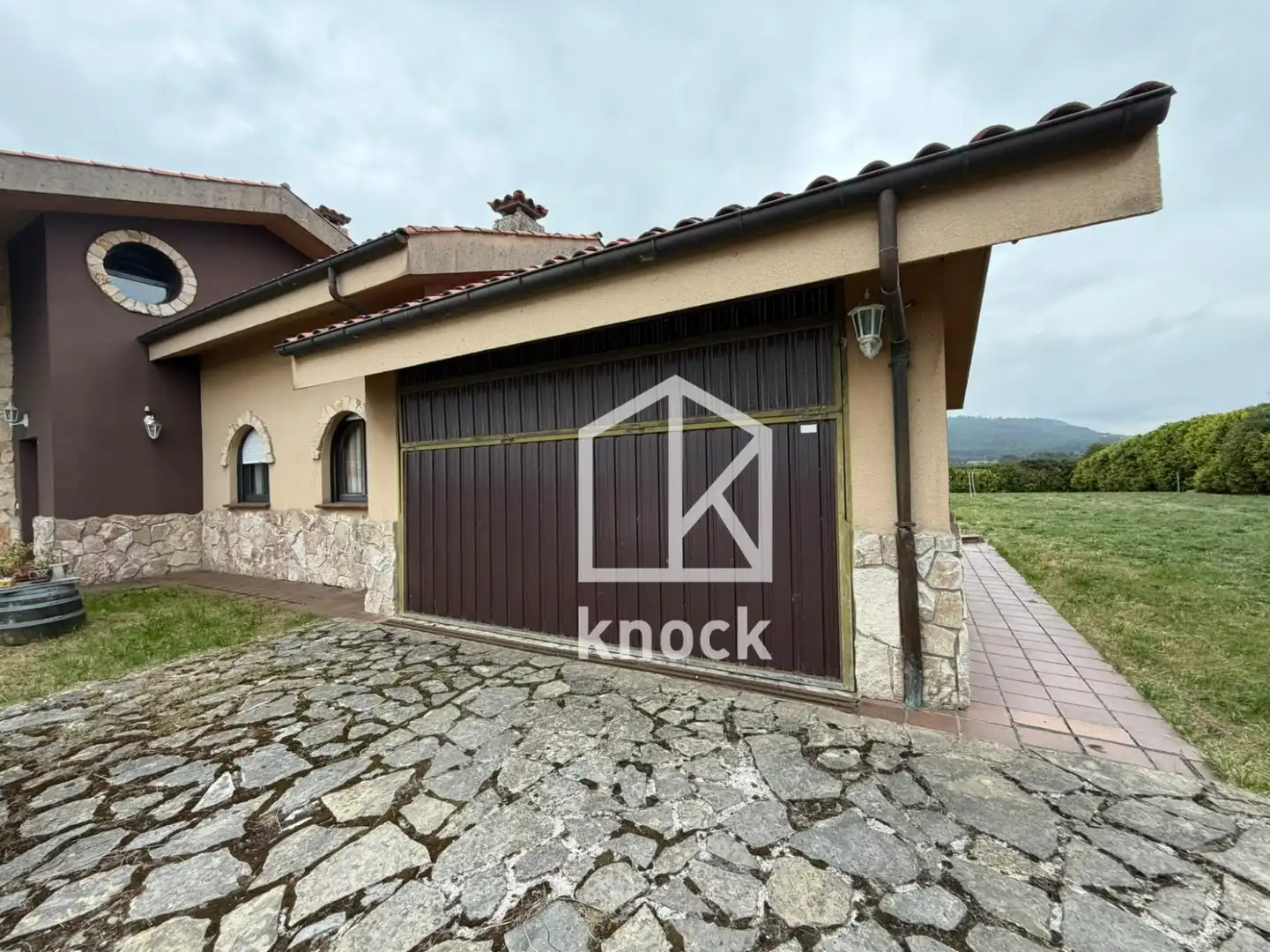 Vista exterior de Casa o xalet en venda en Villaviciosa amb Calefacció, Jardí privat i Parquet